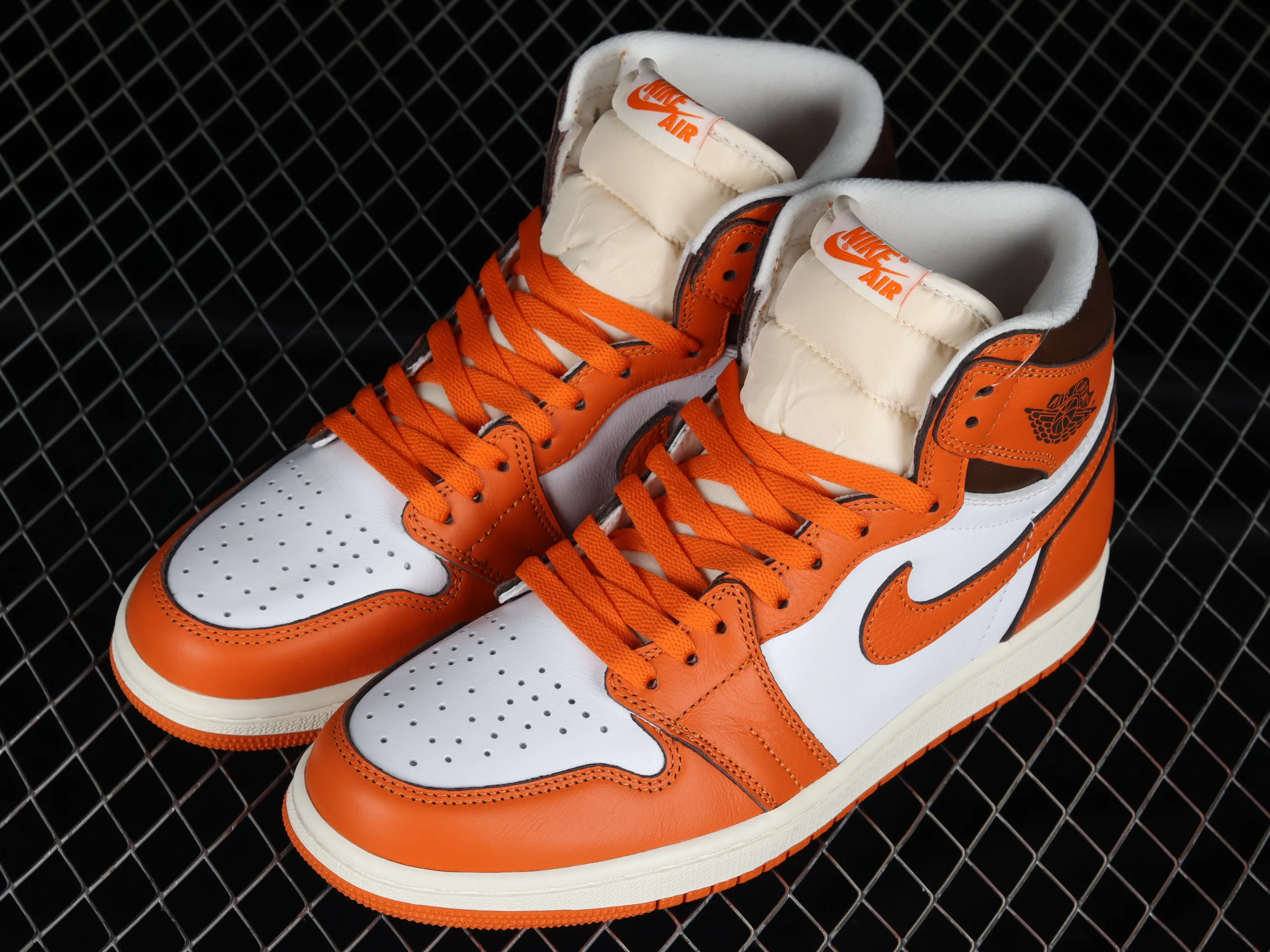 All categories Air Jordan Jordan series basketball shoes Air Jordan 1 High Air Jordan 1 High "Starfish" AJ1 Joe 1 white orange high-top basketball shoes DO9369-101